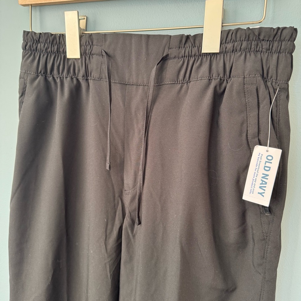 Old Navy Black High Rise StretchTech Quick Dry Cropped Femme Pants. NWT. Small - Picture 5 of 15